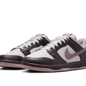 NWT: Nike Dunk Low SE - Medium Ash Violet Snakeskin